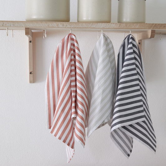 Set of 2 kitchen towels with orange & white stripes