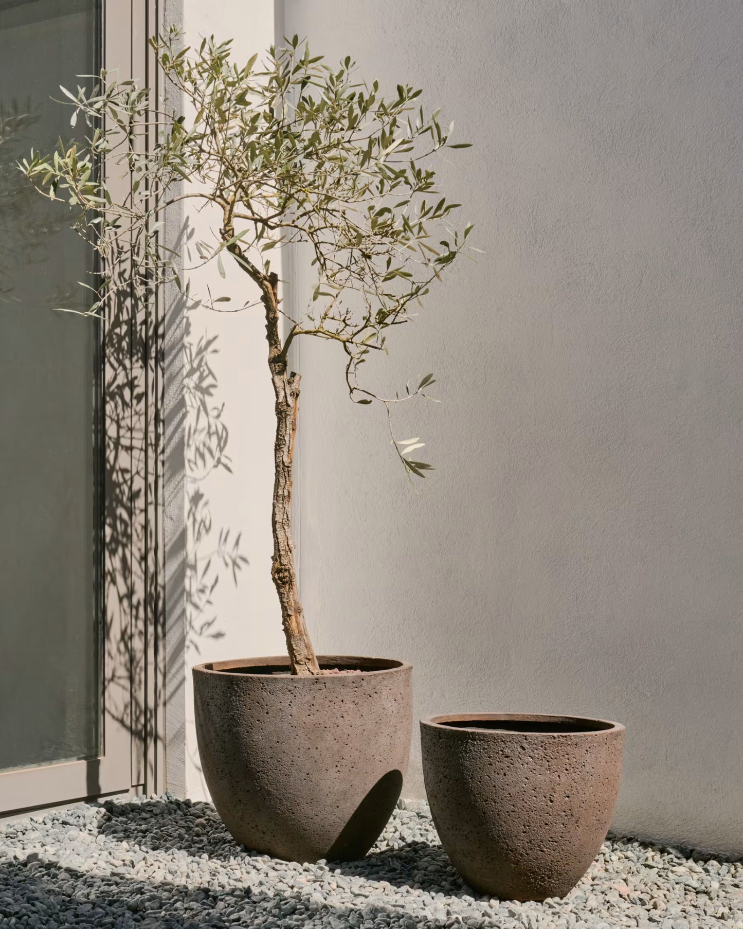 Cement flower pots - set of 2