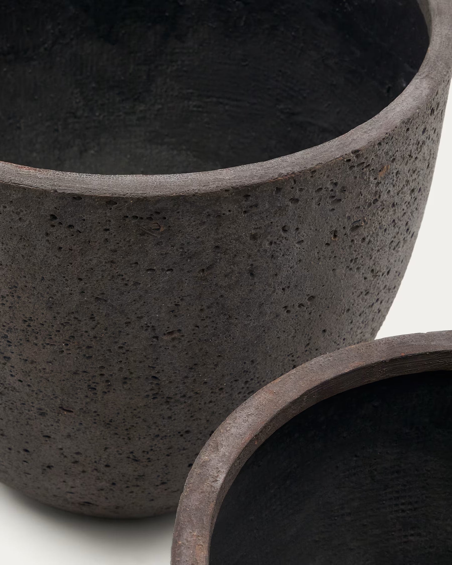 Cement flower pots - set of 2