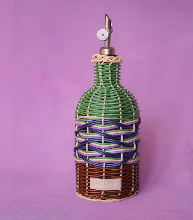 Colorful oil pourer