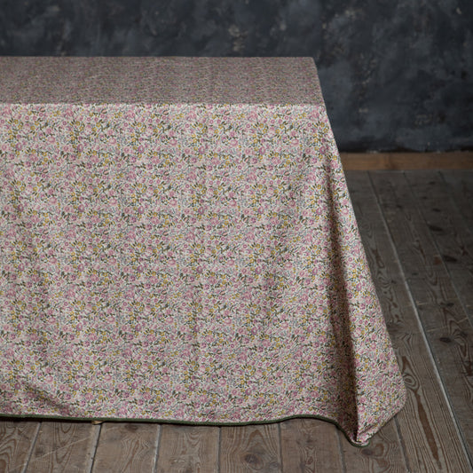 Mini flower tablecloth