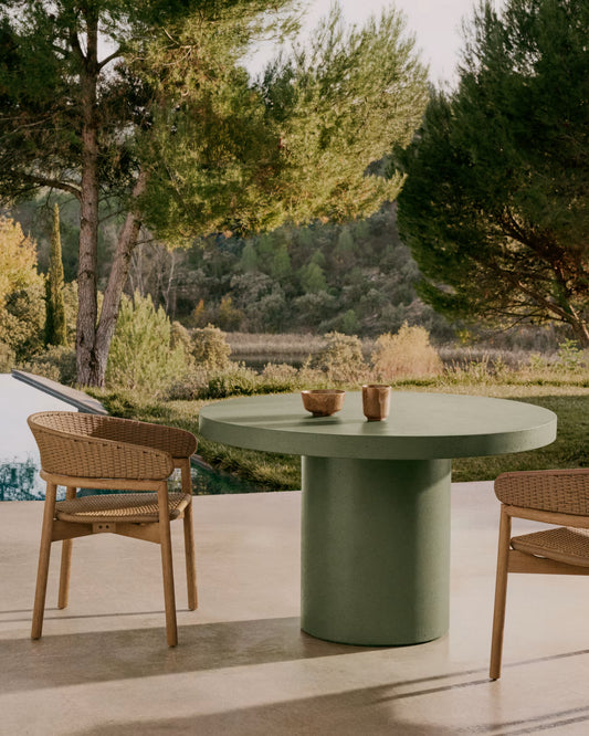 Circle dining table