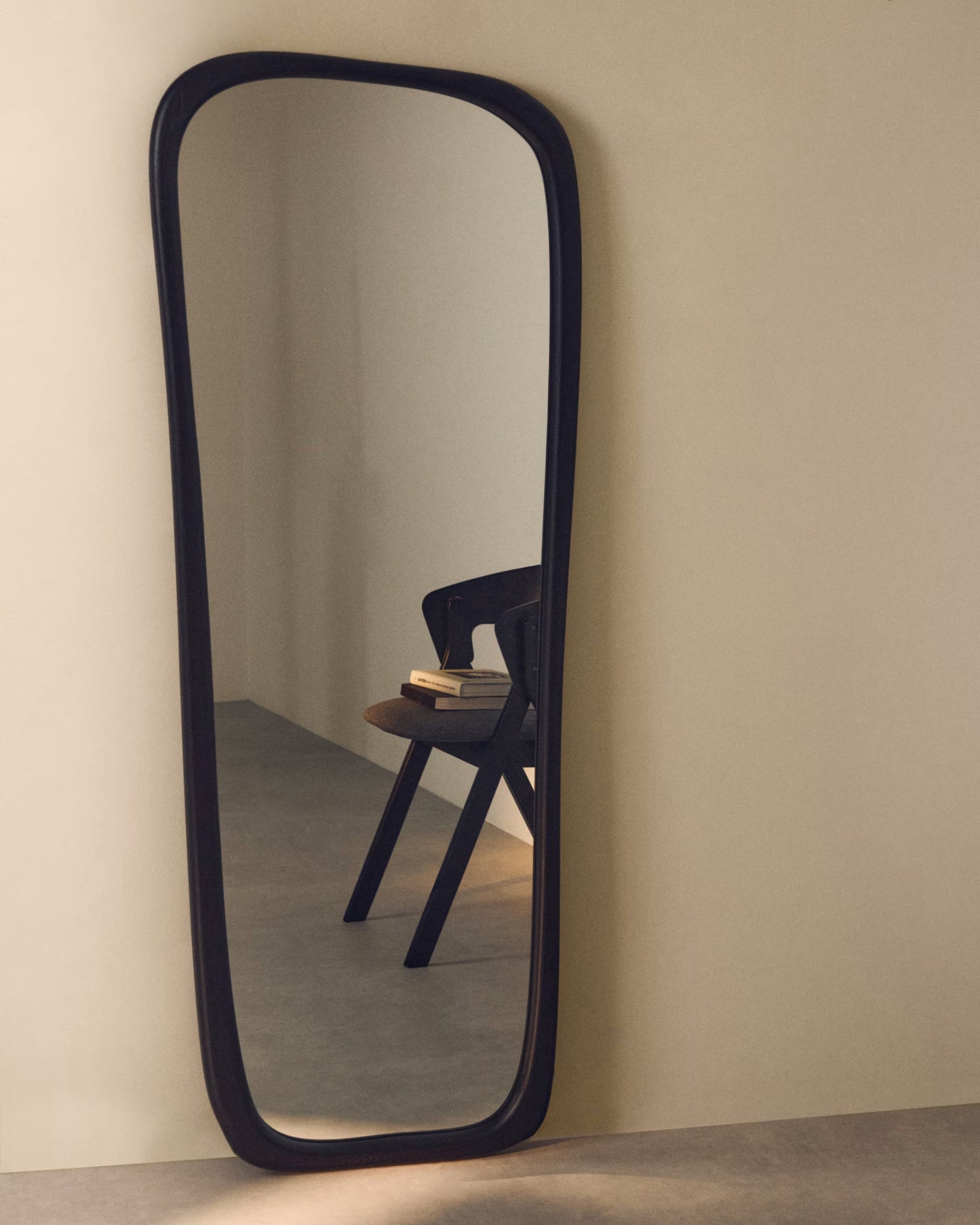 Allure mirror