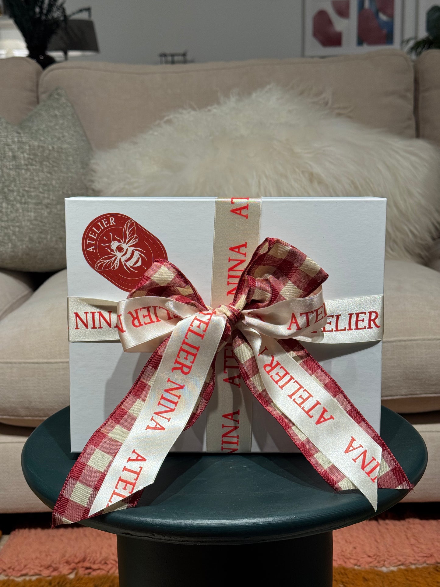 THE ULTIMATE CHRISTMAS GIFT BOX