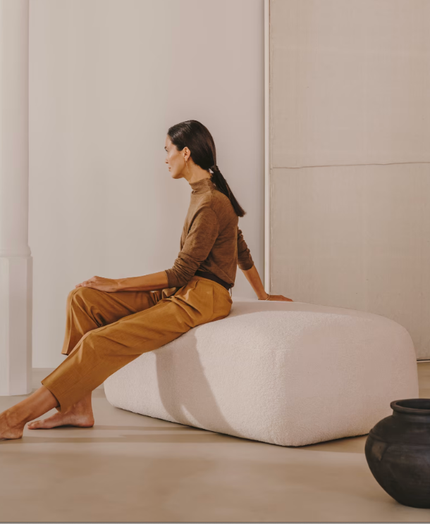 Bouclé pouf - E-mail to order