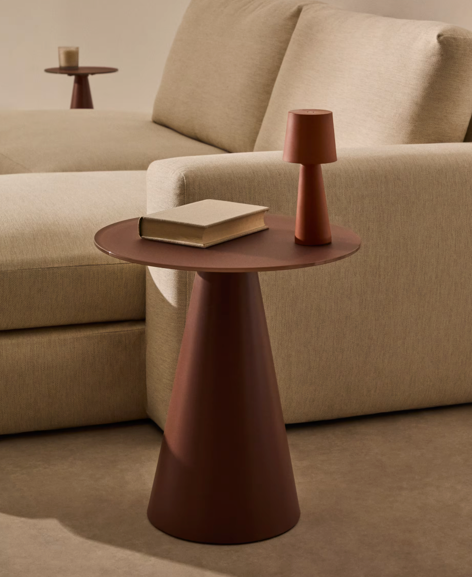 Wallo side table
