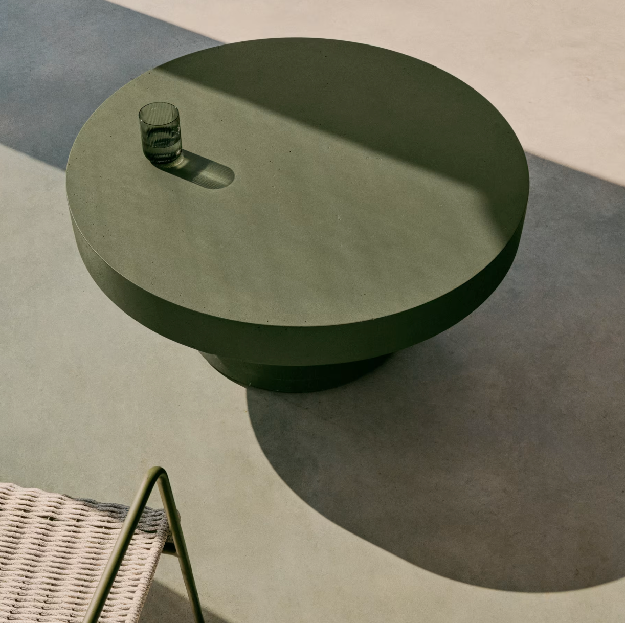 Circle coffee table D90 cm
