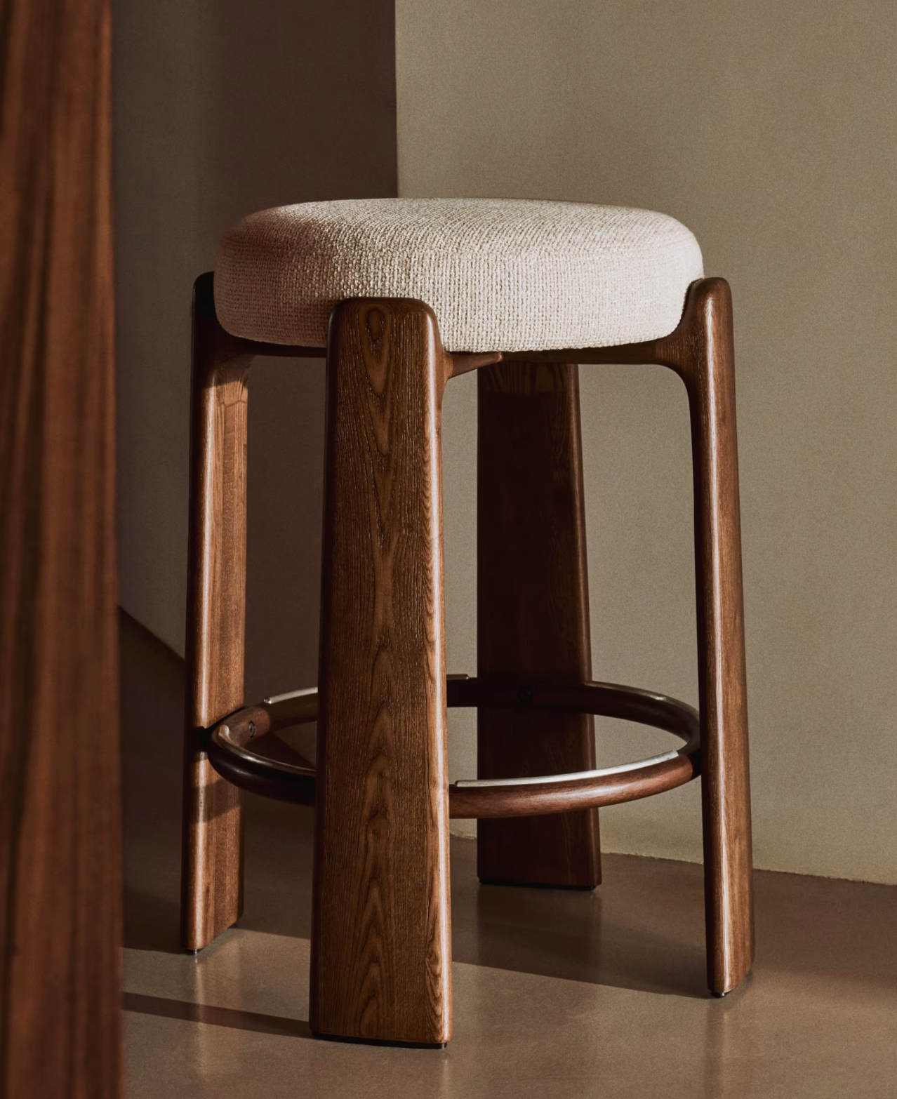 Circle high chair