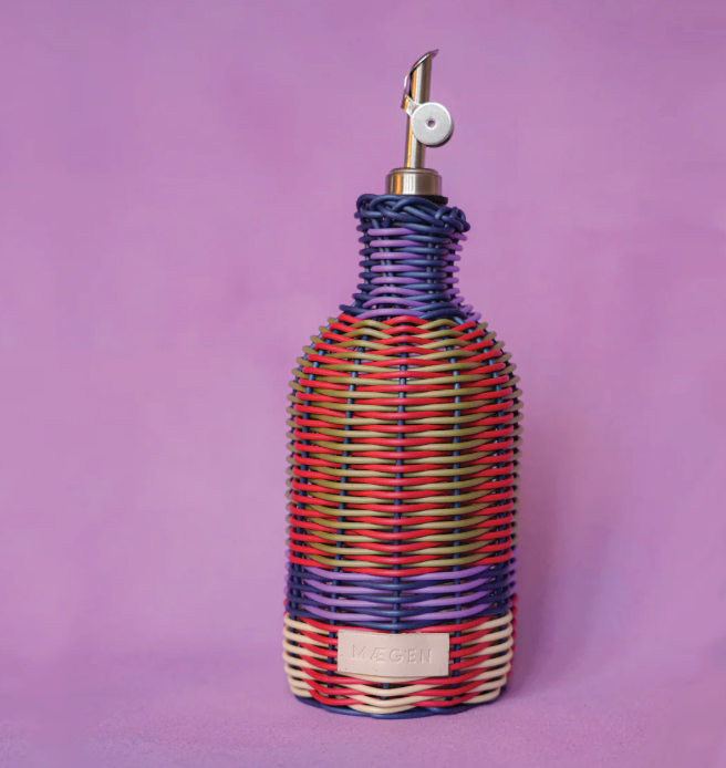 Colorful oil pourer