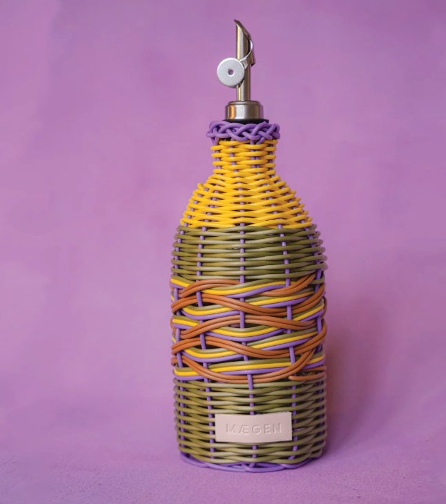 Colorful oil pourer