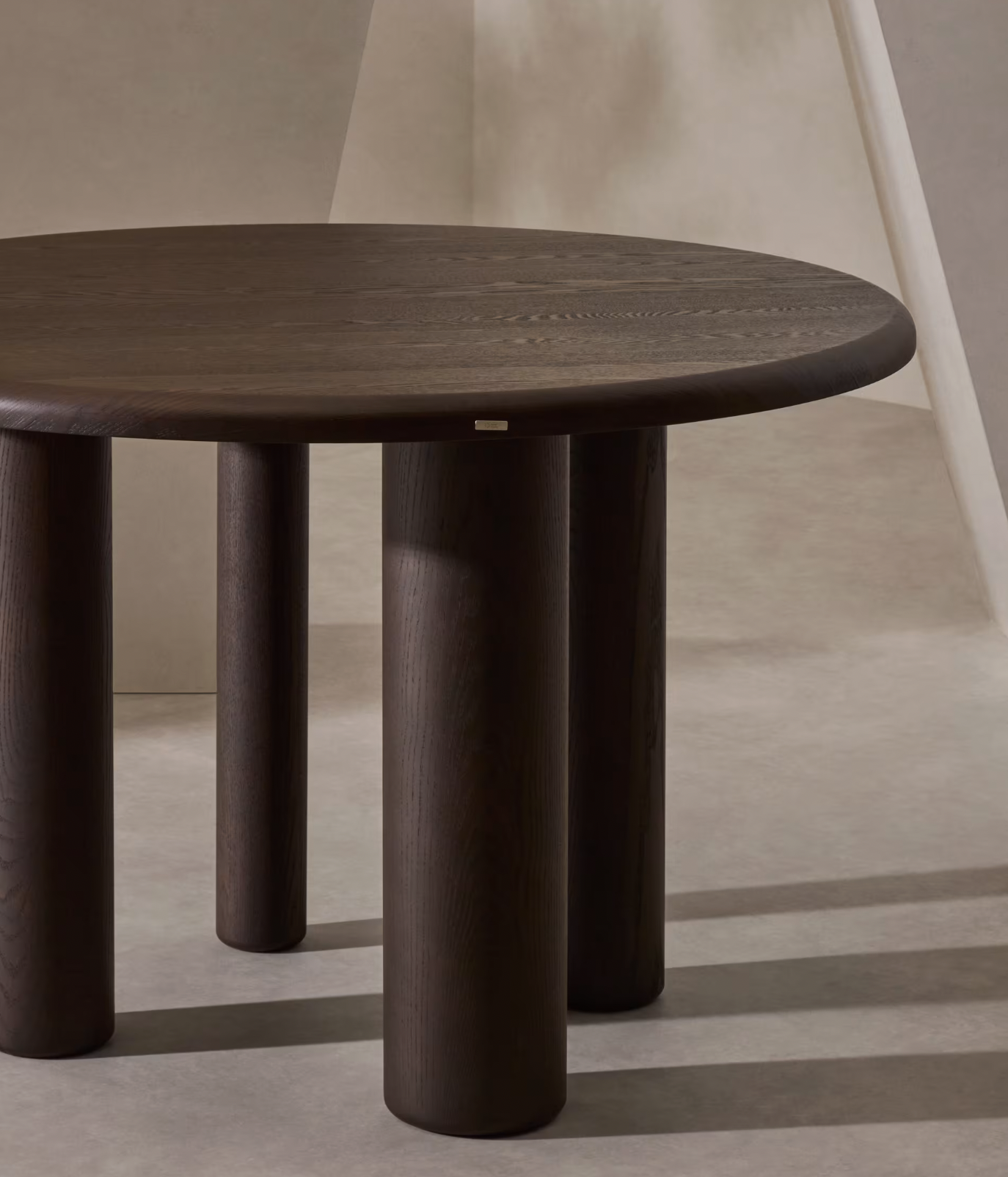 Slide round table