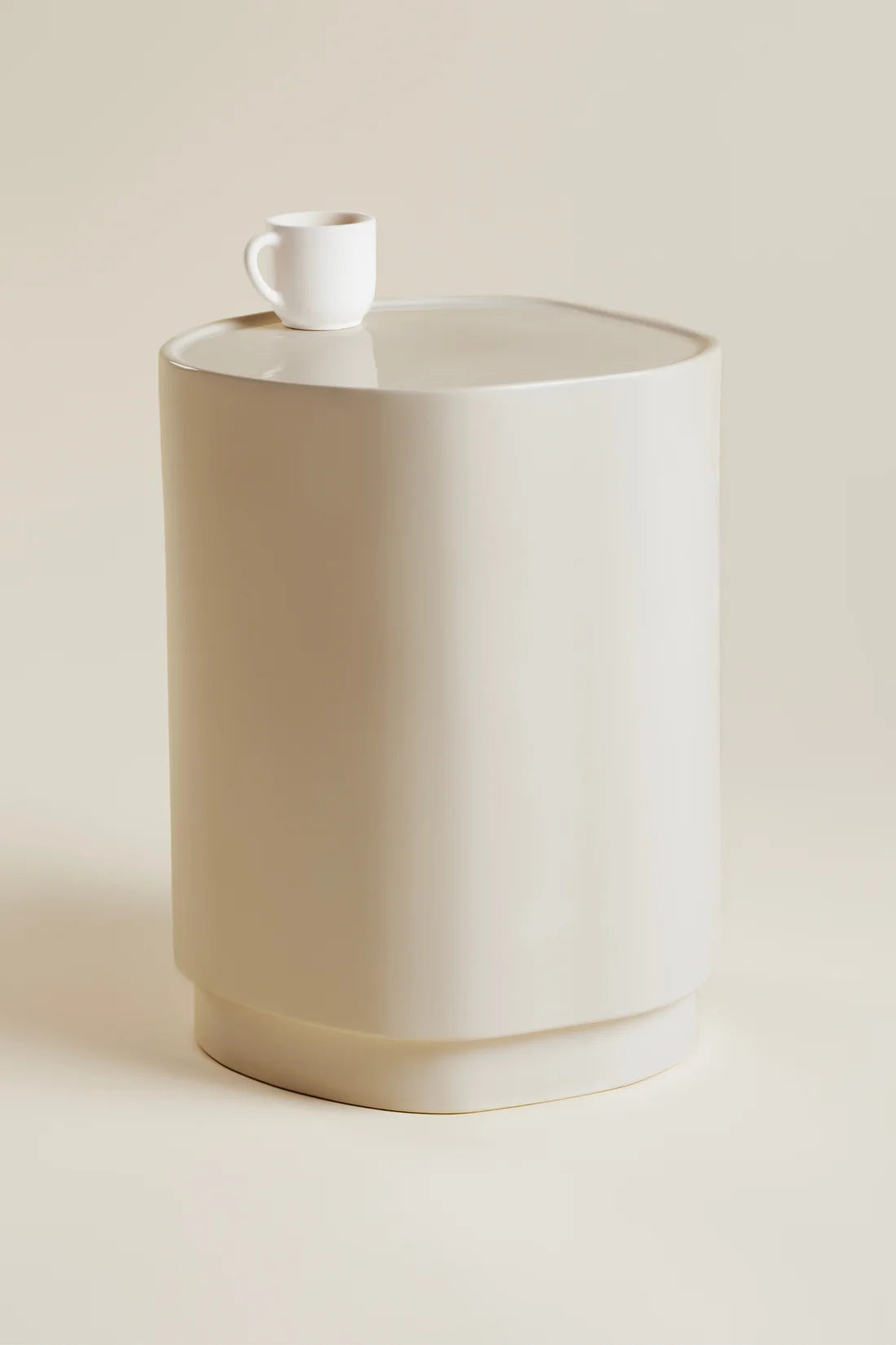 Ondulation side tables